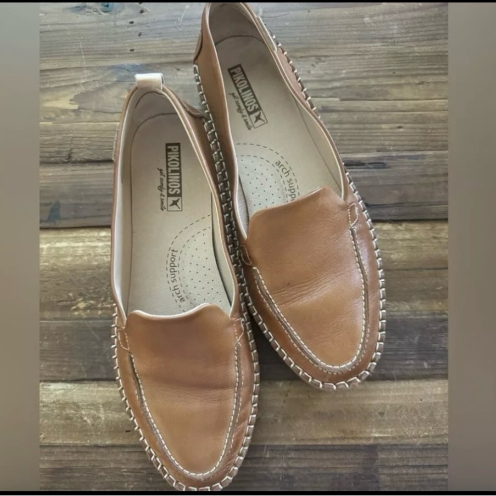 Pikolinos Gandia 
premium Soft Leather Loafer
Women size 9